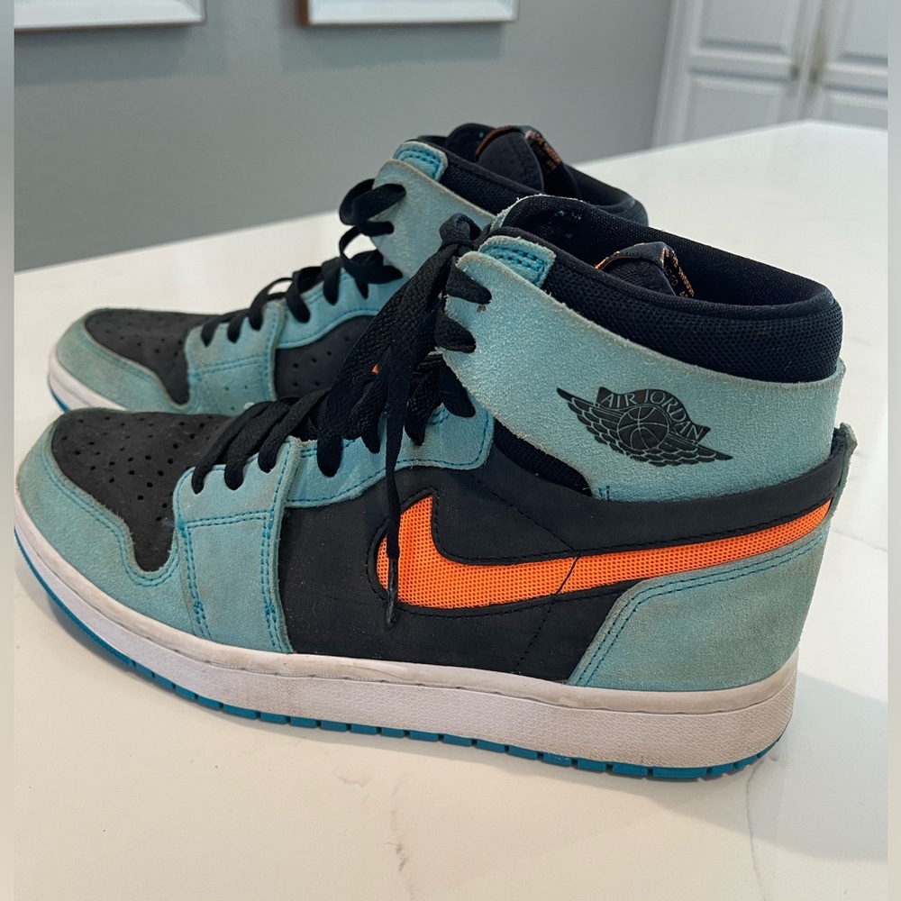 Men’s Nike Air Jordan Size 9 Light Blue/Black/Orange